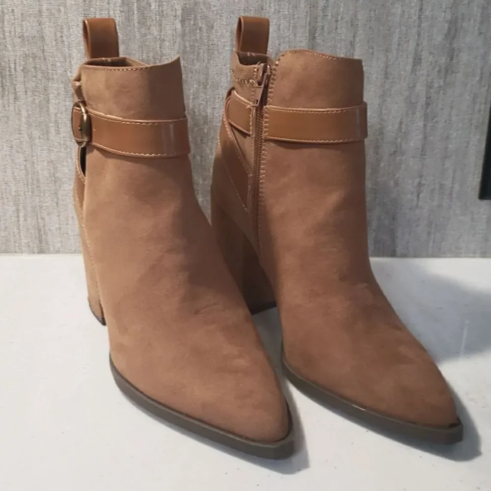 NWT SM New York Faux Suede Brown Ankle Boots Booties Sz 7 1/2